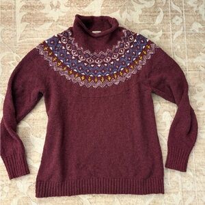 L.L. Bean Vintage Maroon and Blue Patterned Turtleneck Sweater Size L